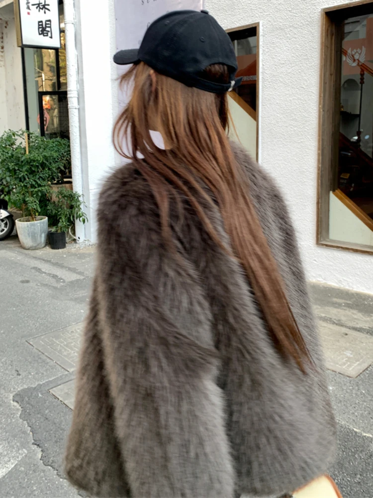Модная экологичная шуба для женщин 2023, осень-зима, Новая высококачественная куртка из искусственного меха лисы, плюшевая куртка для пригородных поездок Изображение 5